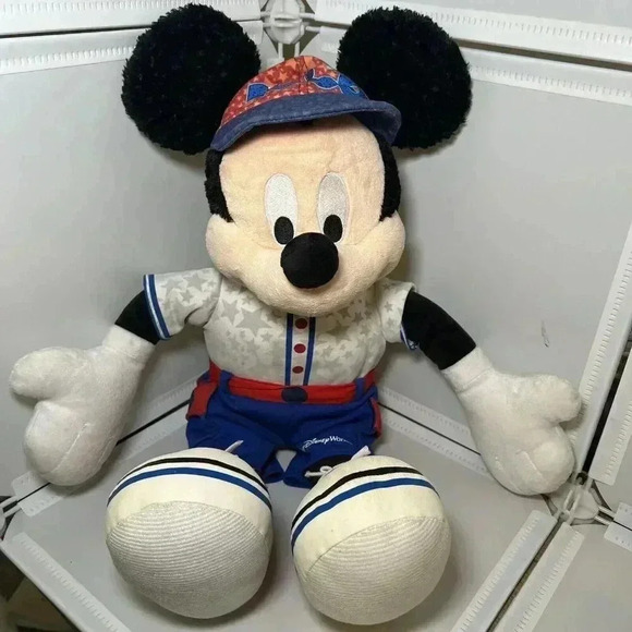 Walt Disney World 2006 Mickey Mouse 18" Plush Collectible Disney Resort Retired - Picture 1 of 4